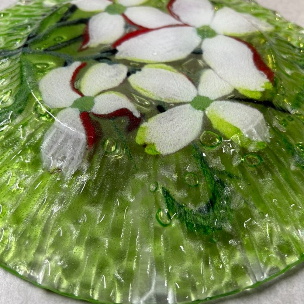 Sydenstricker Fused Art Glass Plate Red & White Flowers , Leaves On Green 9.75” - Picture 5 of 7